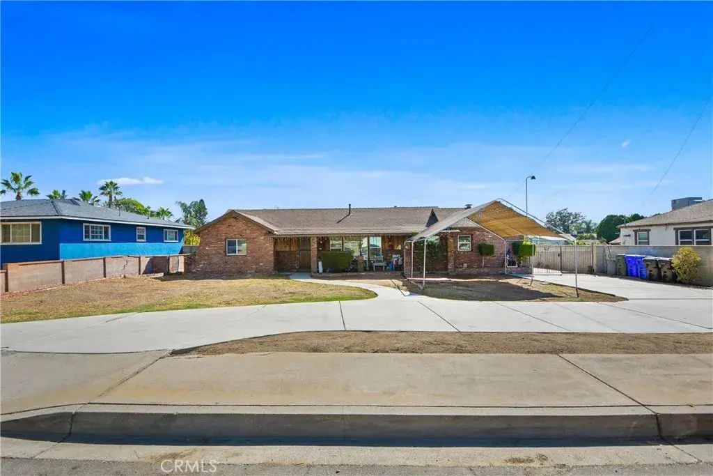 9475 Acacia, Fontana