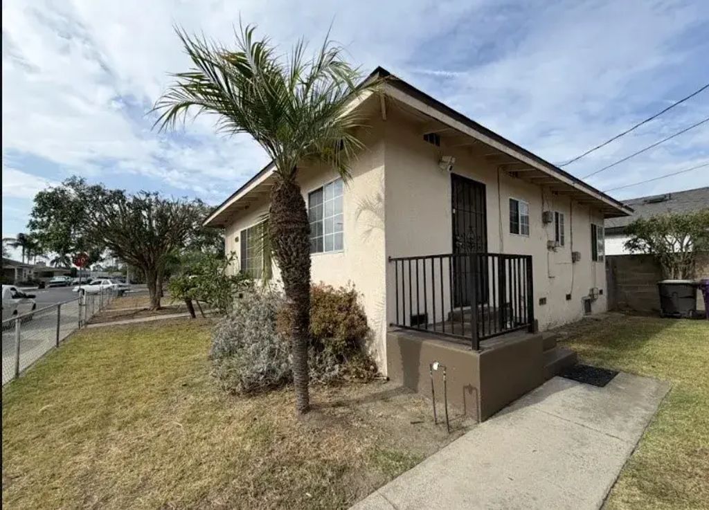 2901 Webster, Long Beach