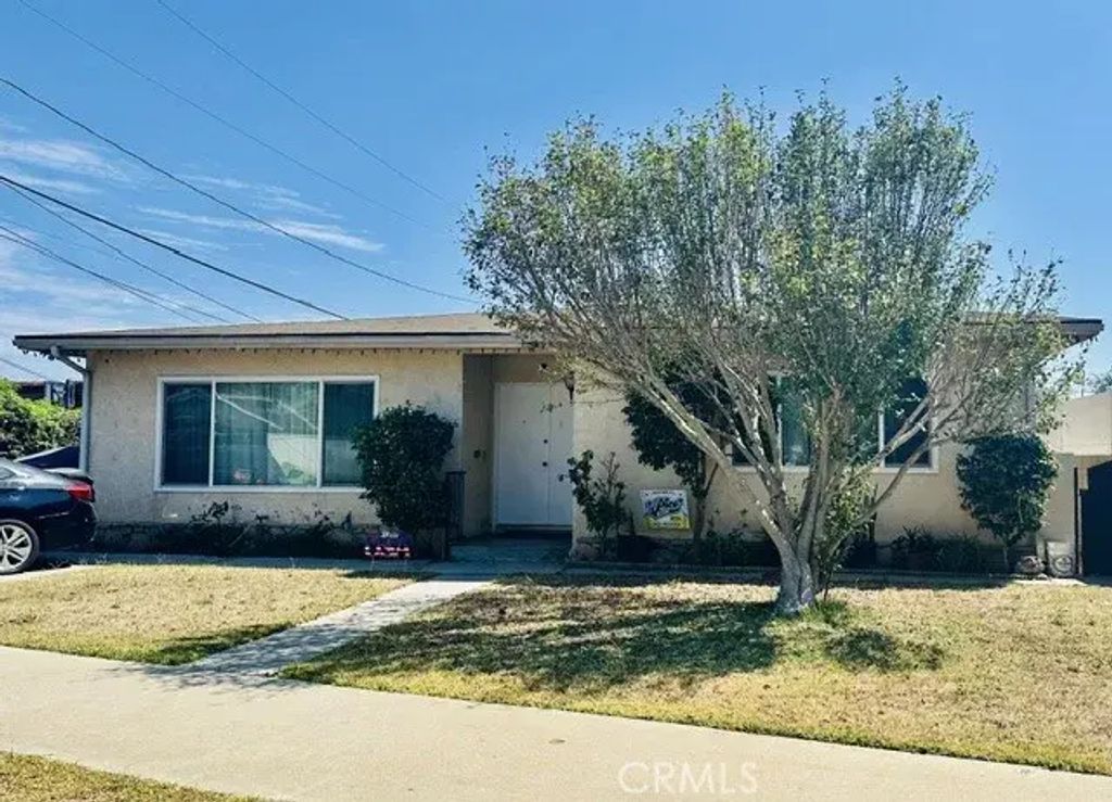 333 Oakwood St, Montebello