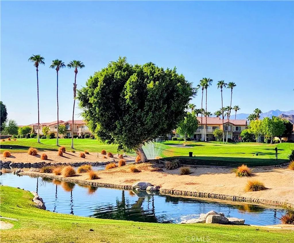 78401 Magenta, La Quinta