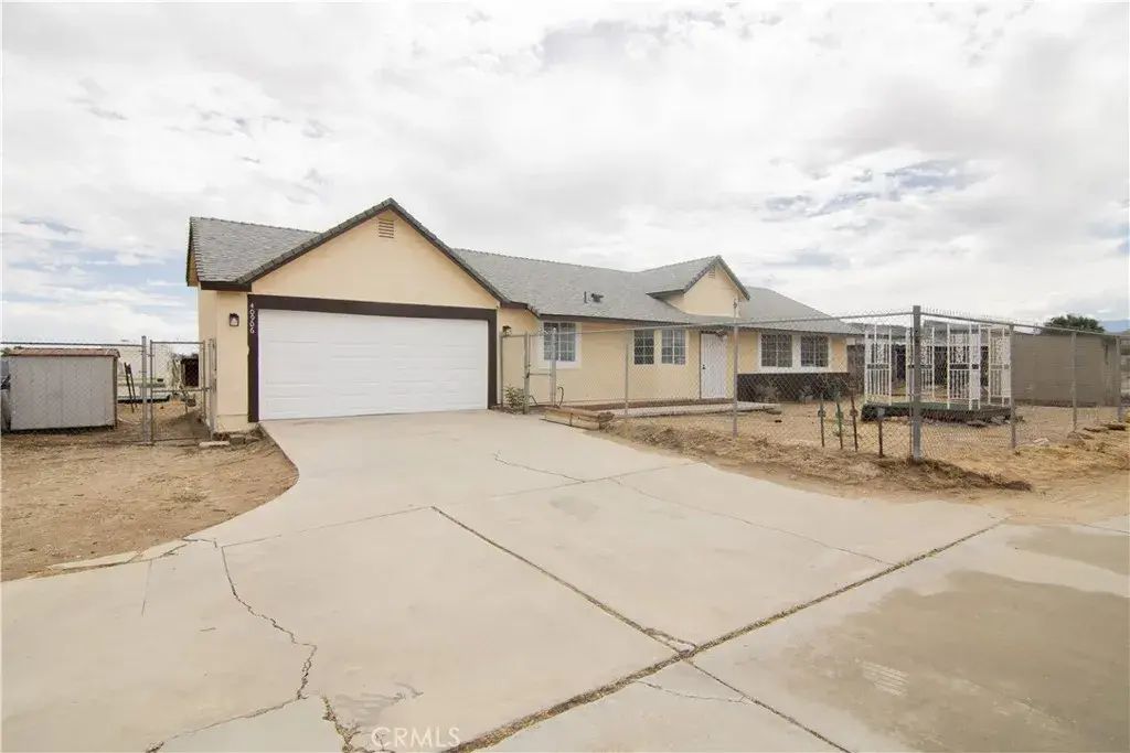40906 159th East, Lake Los Angeles