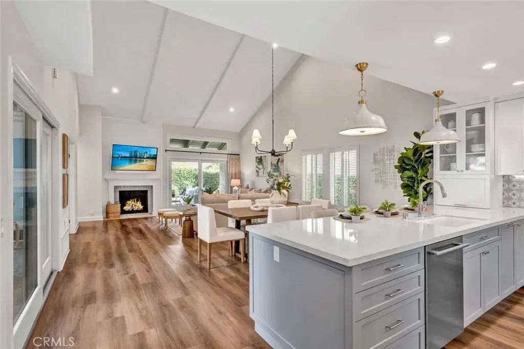 12412 Saint James Way, Tustin