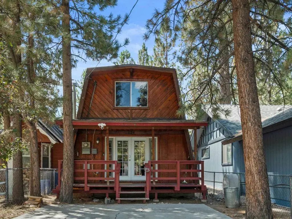 624 Elysian Boulevard, Big Bear City