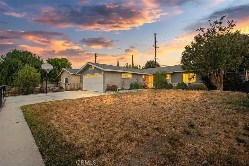 23328 Gilmore Street, West Hills
