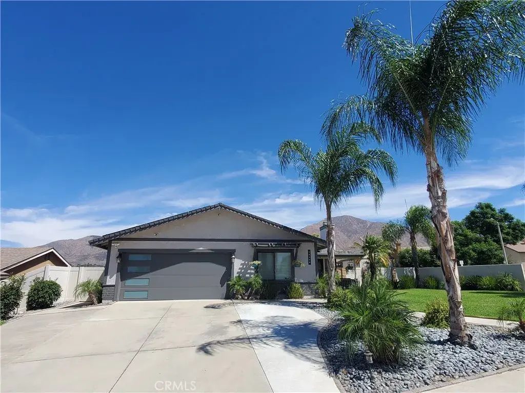28498 Sycamore, Highland