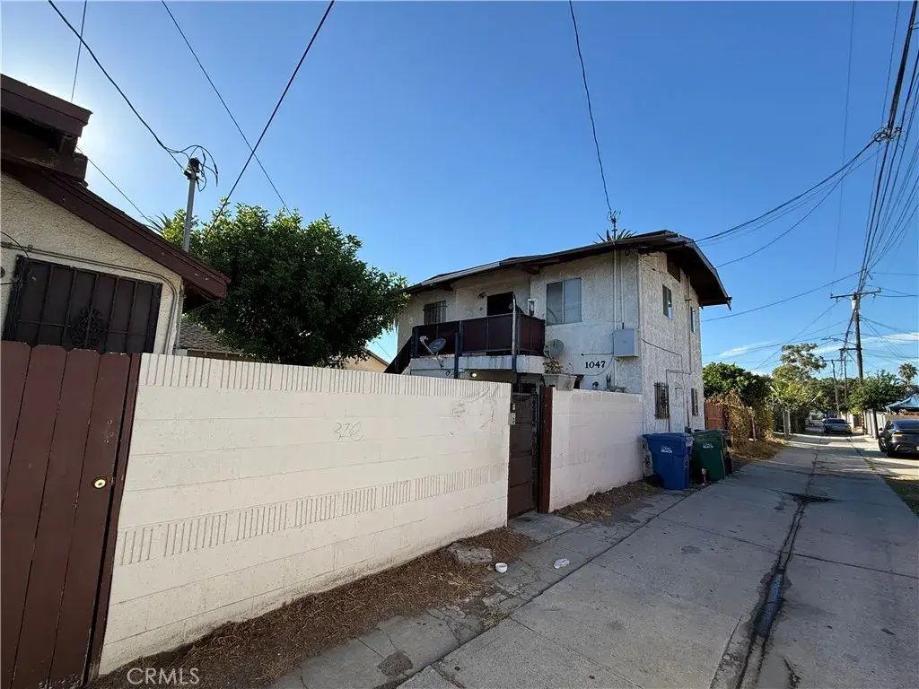1047 E New York, Long Beach