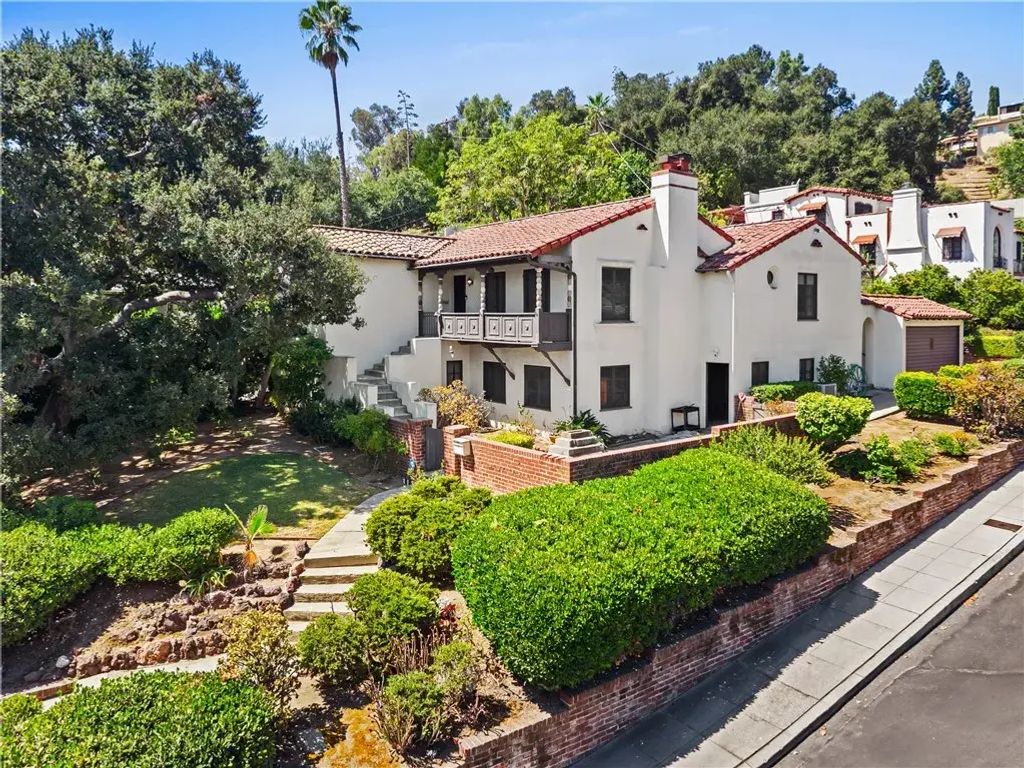 4691 College View, Los Angeles