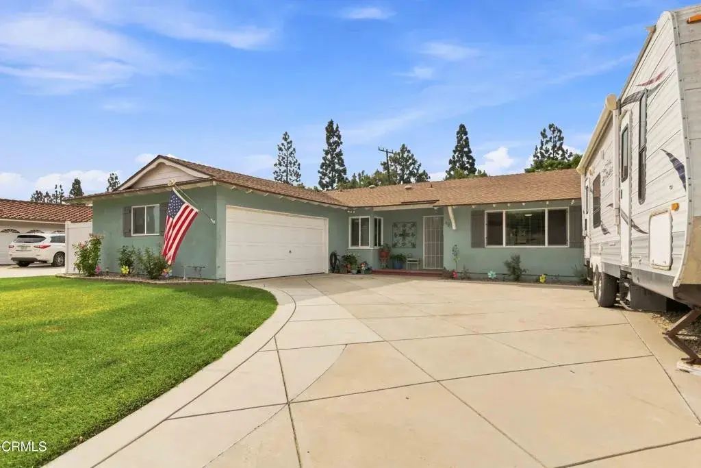 62 E Calle La Sombra, Camarillo
