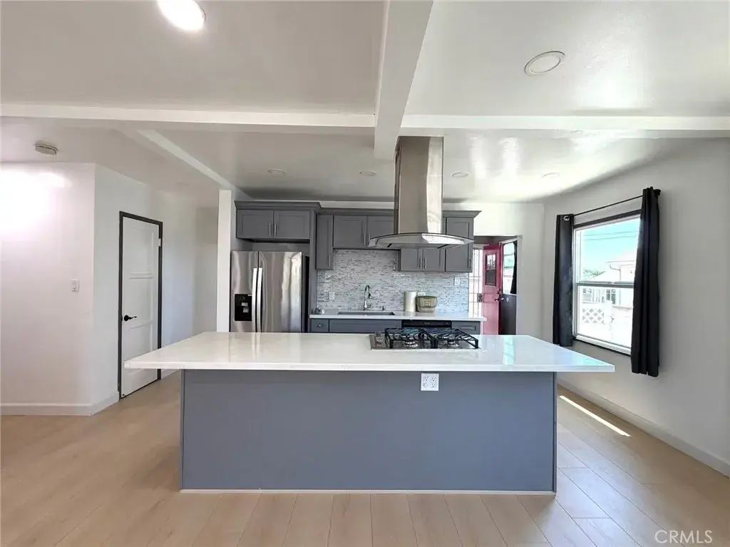 2132 Divine, Monterey Park
