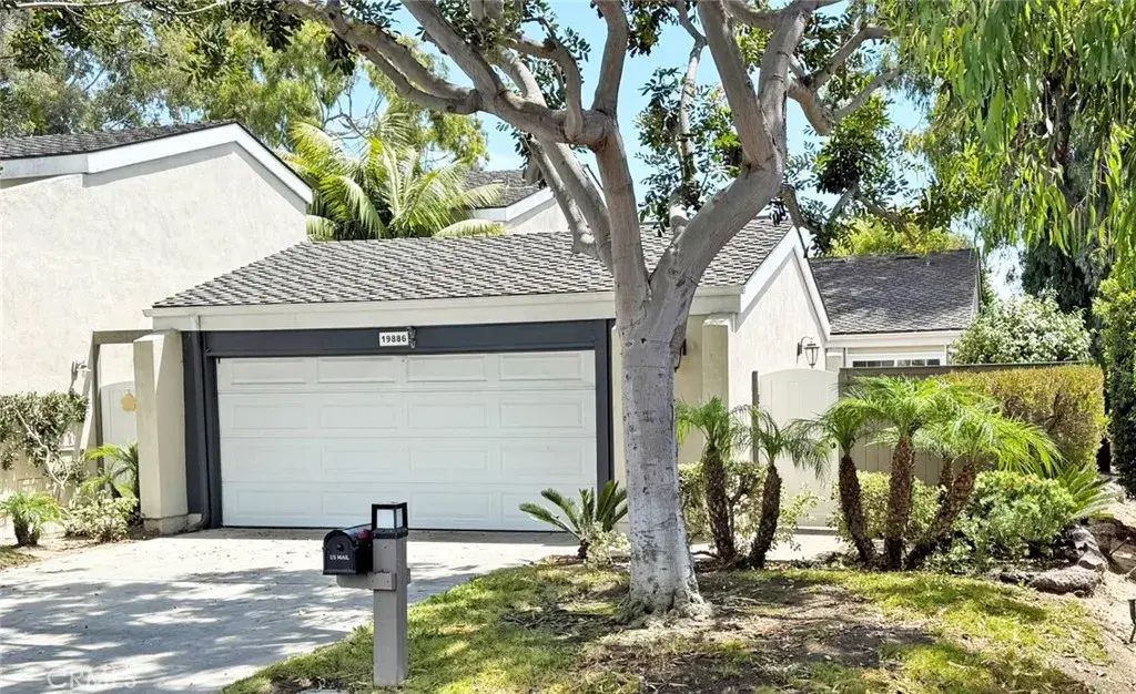 19886 Waterview Lane, Huntington Beach