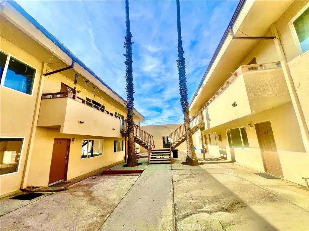 242 W Jackson, Rialto