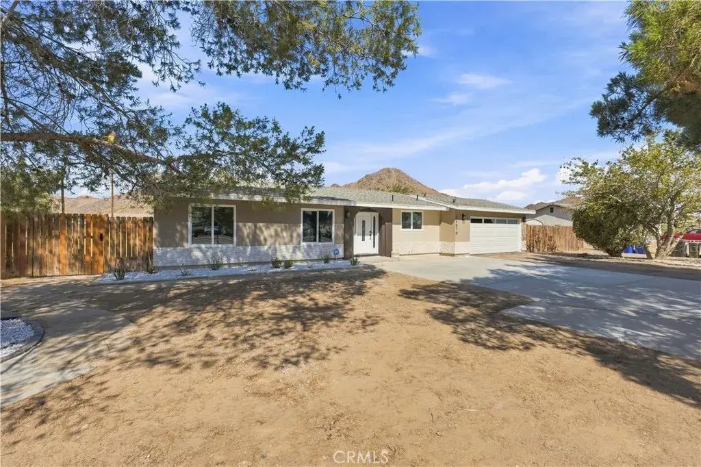 16070 Winnebago, Apple Valley