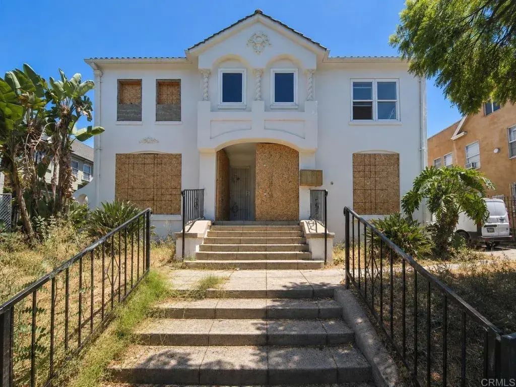 144 S Kenmore Avenue, Los Angeles
