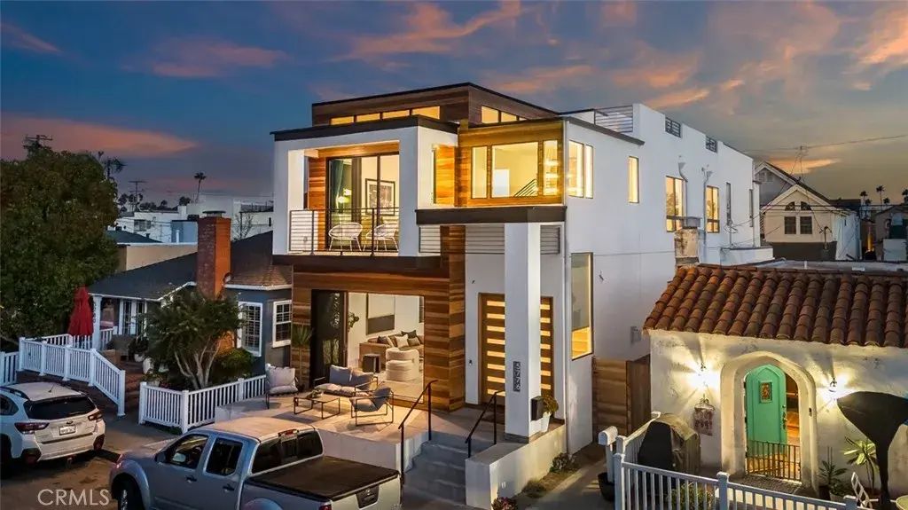 5776 Campo Walk, Long Beach
