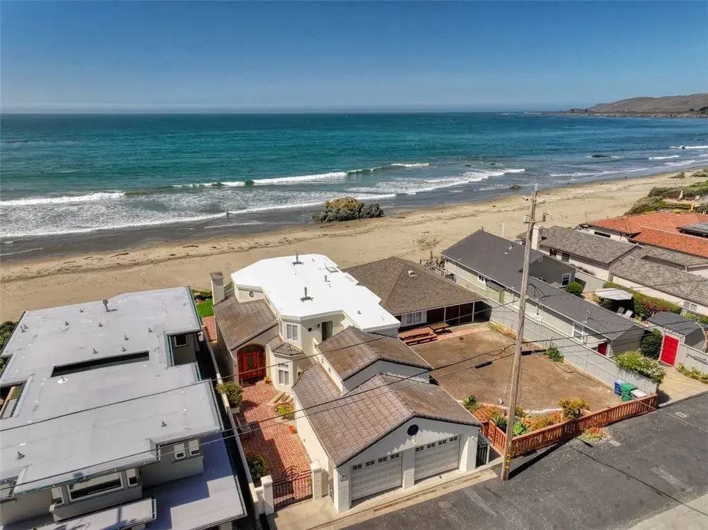 900 Pacific, Cayucos