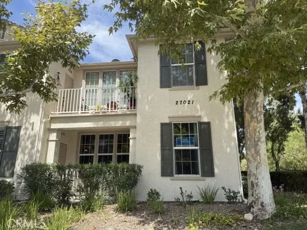 27021 Channel Lane 19, Valencia