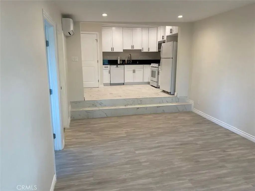 16747 Bermuda, Granada Hills