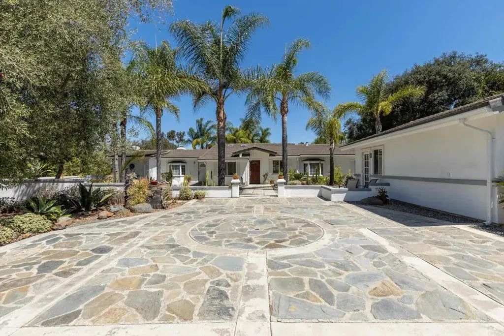 1556 Via Rancho Parkway, Escondido