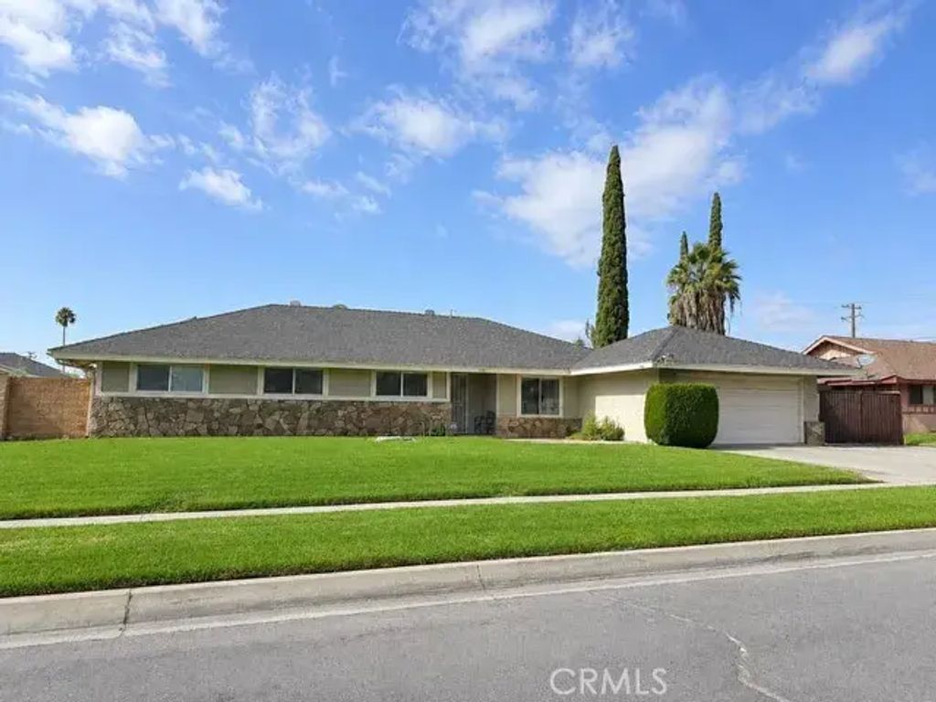 1570 N Pine, Rialto