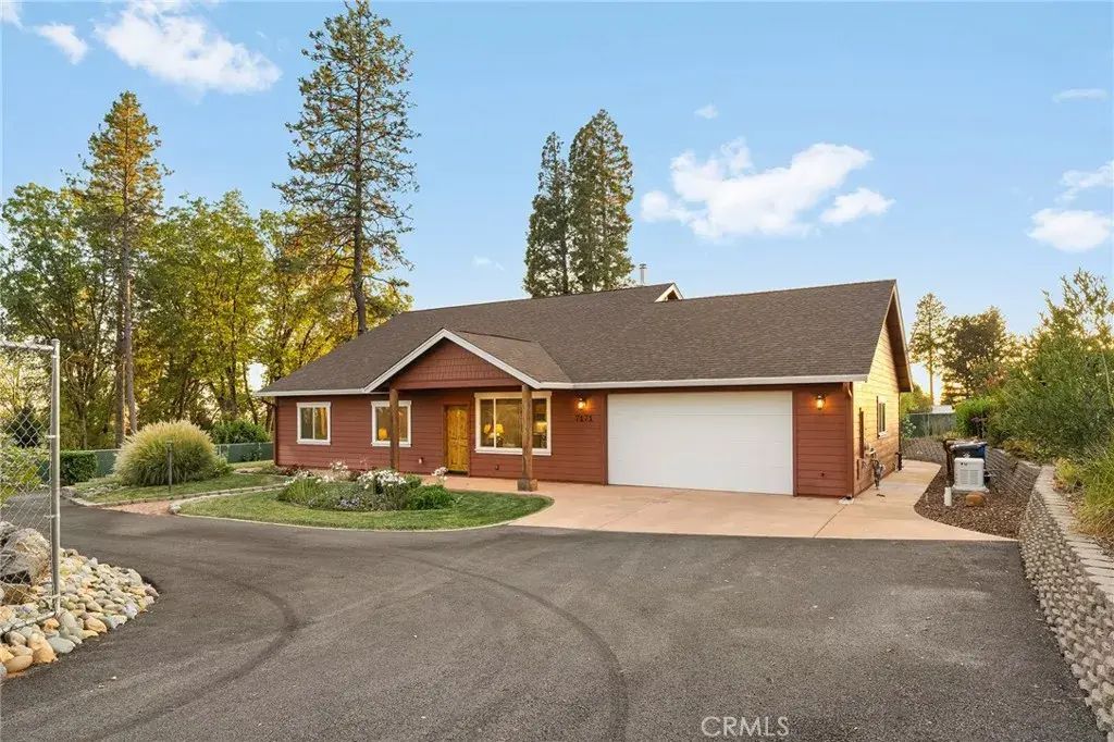 7171 Beverly, Paradise