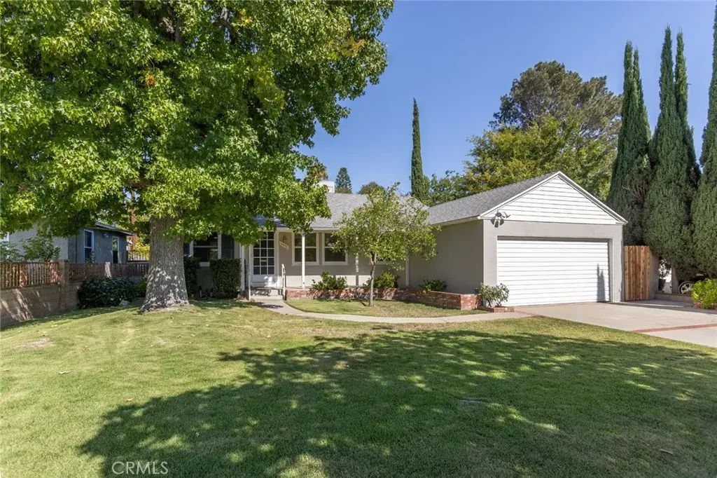 6448 Charlesworth, North Hollywood