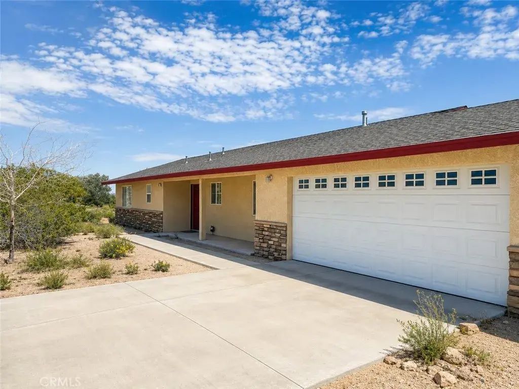 6851 Conejo, Joshua Tree