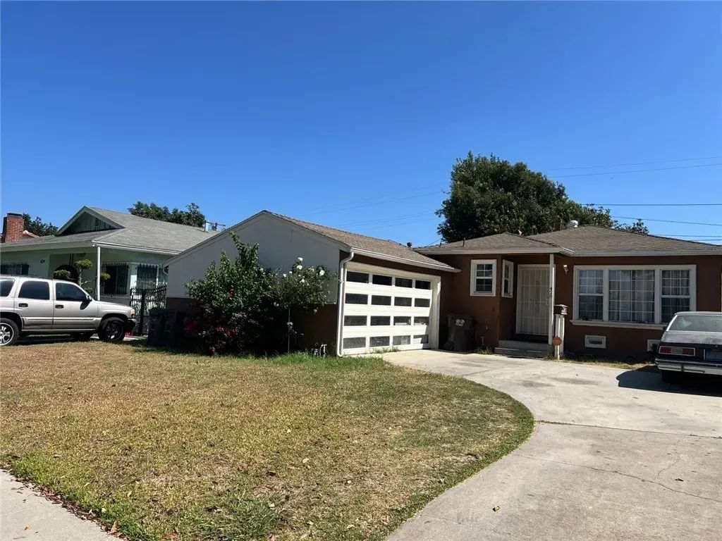 428 W School Street West, Compton