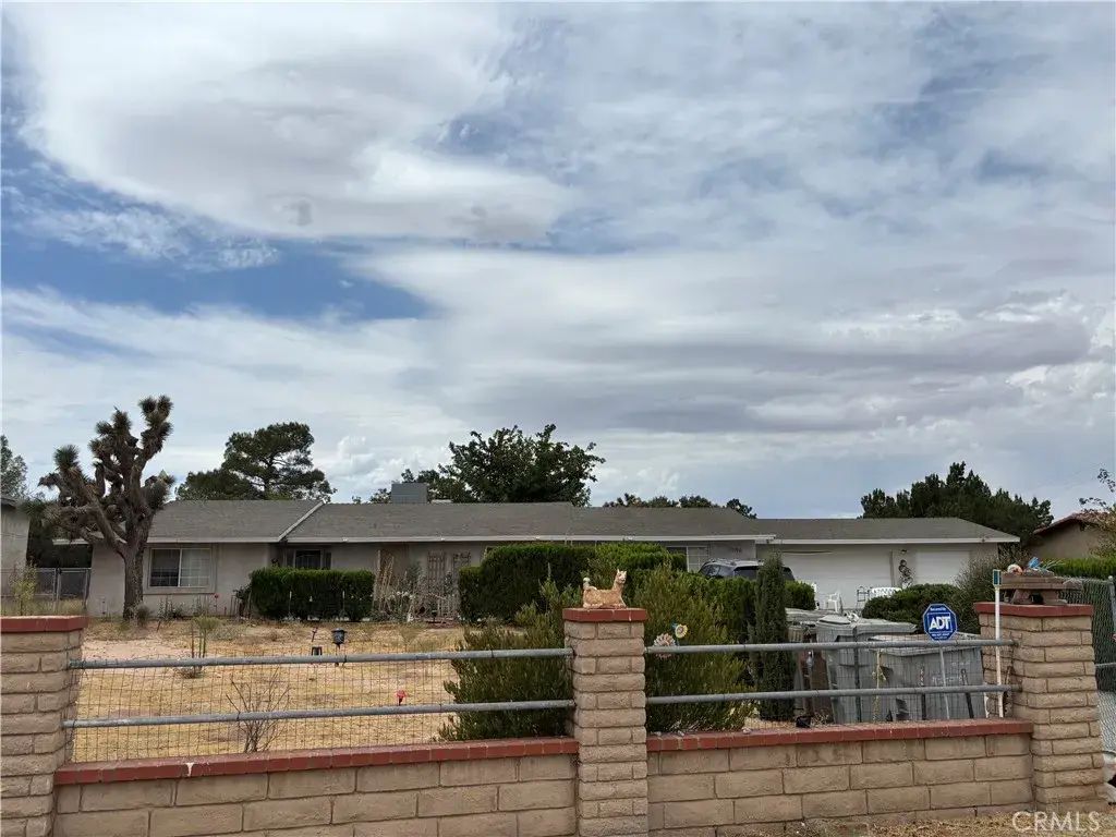 7596 Farmdale, Hesperia