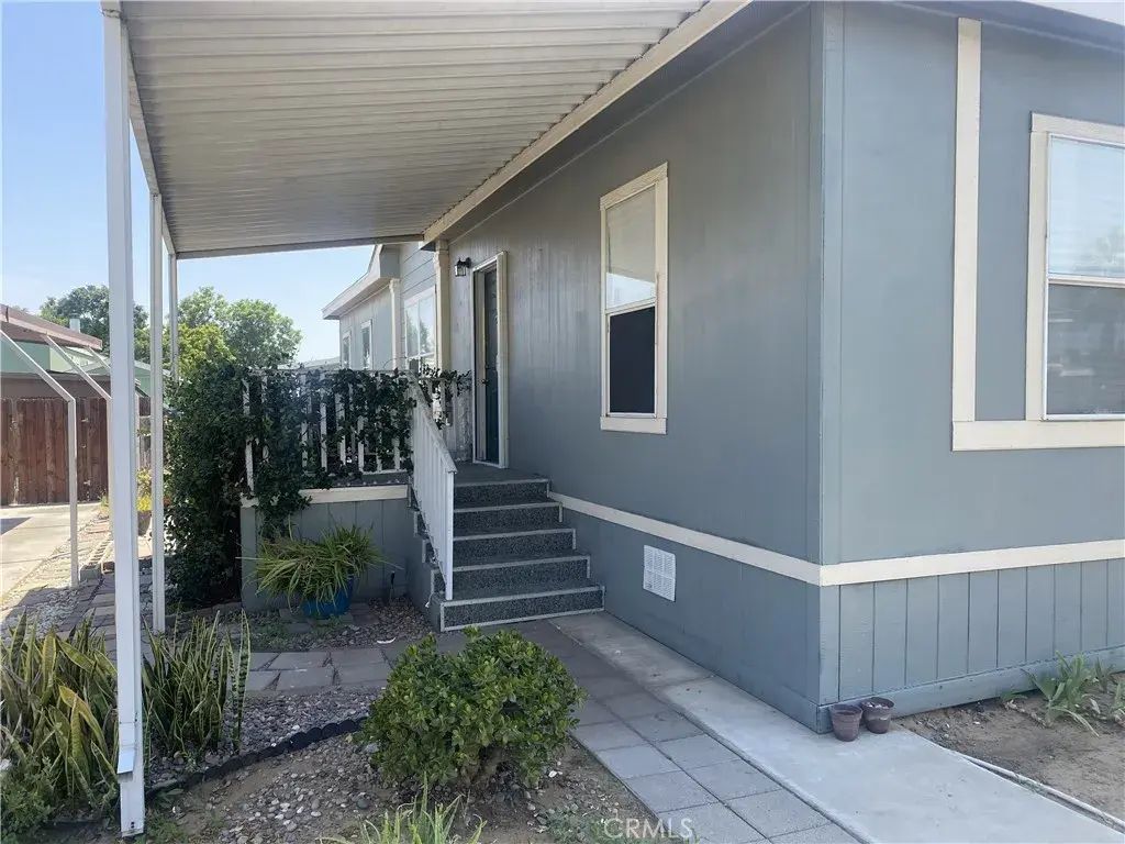 1155 S Riverside 76, Rialto