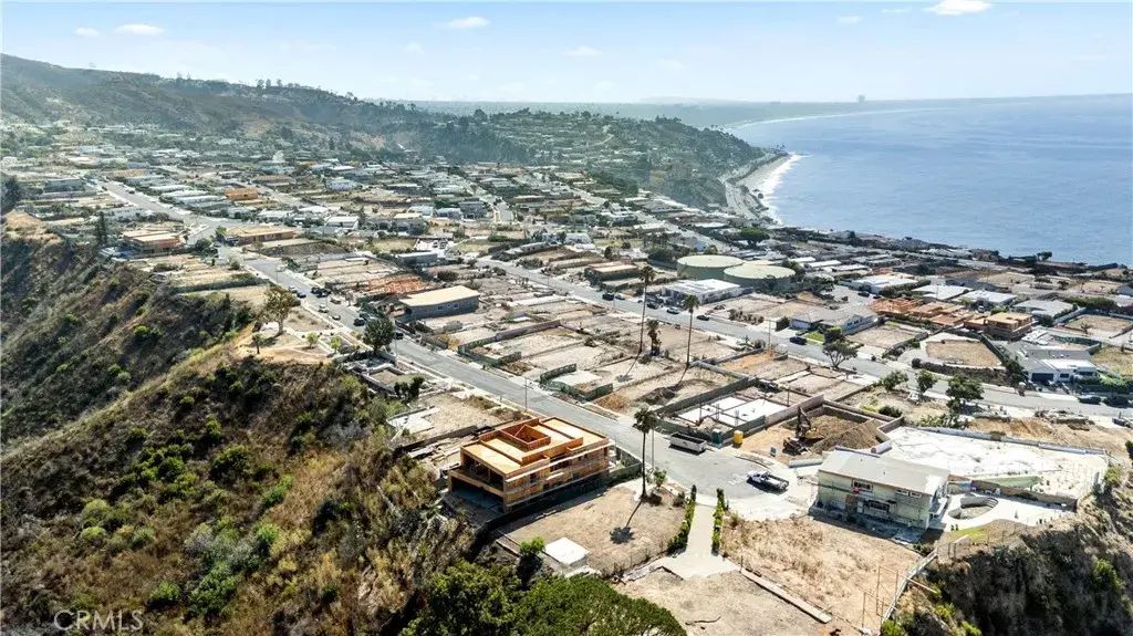 18434 Clifftop, Malibu