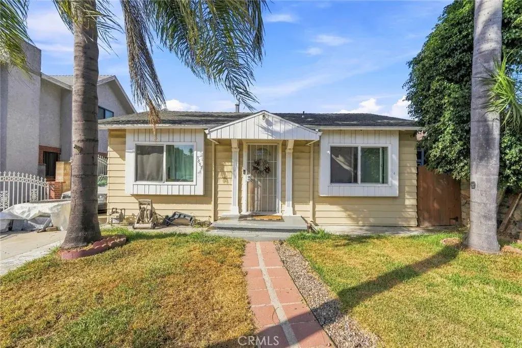 3853 Josephine, Lynwood