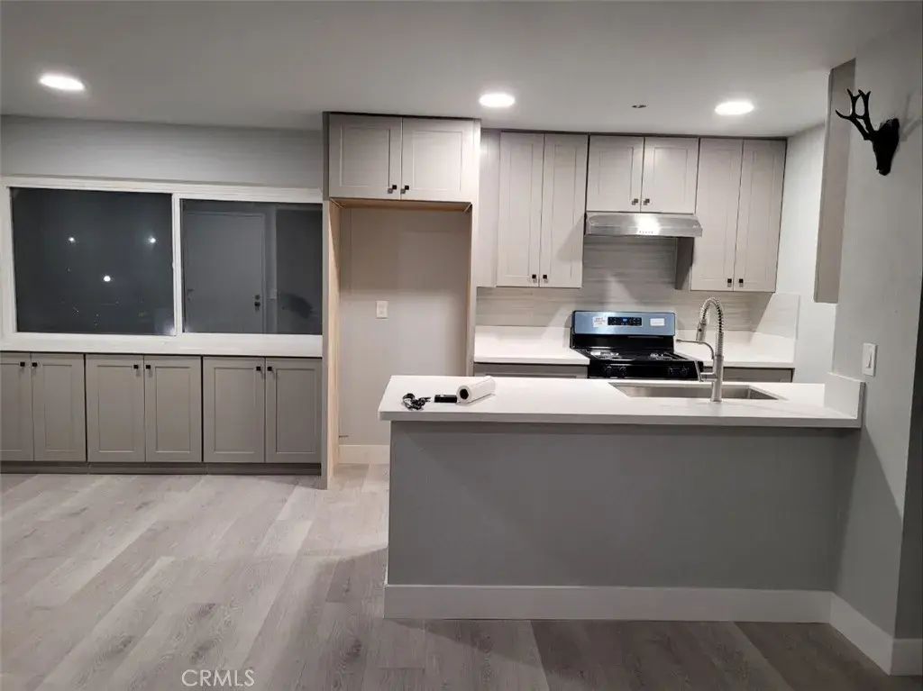 15233 Santa Gertrudes Avenue V104, La Mirada
