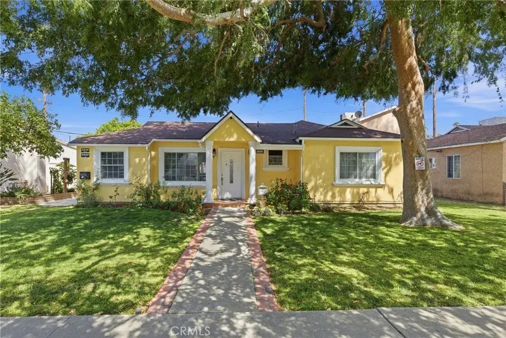 6836 Aura, Reseda