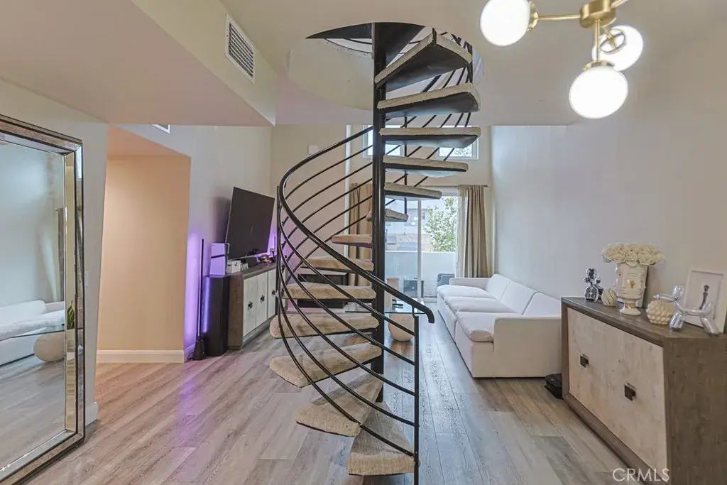 4326 Babcock 305, Studio City