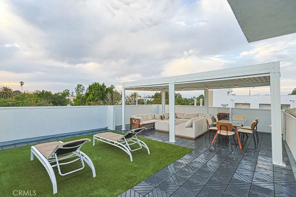 4326 Babcock 305, Studio City