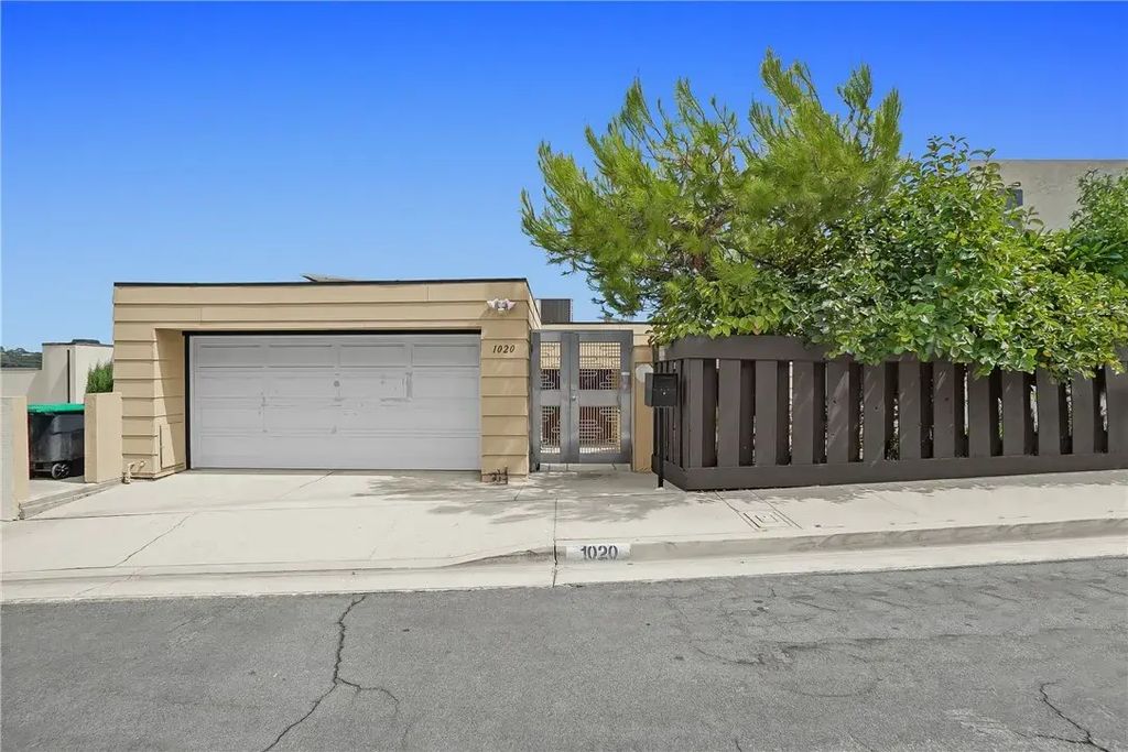 1020 De La Fuente Street, Monterey Park