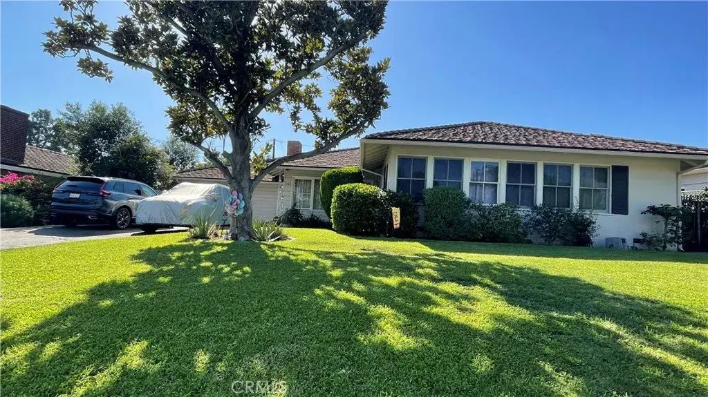 1385 Belhaven, San Marino