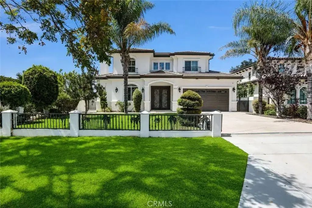 2801 Holly, Arcadia