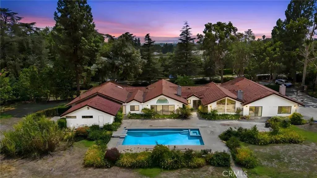 201 Deodar, Bradbury