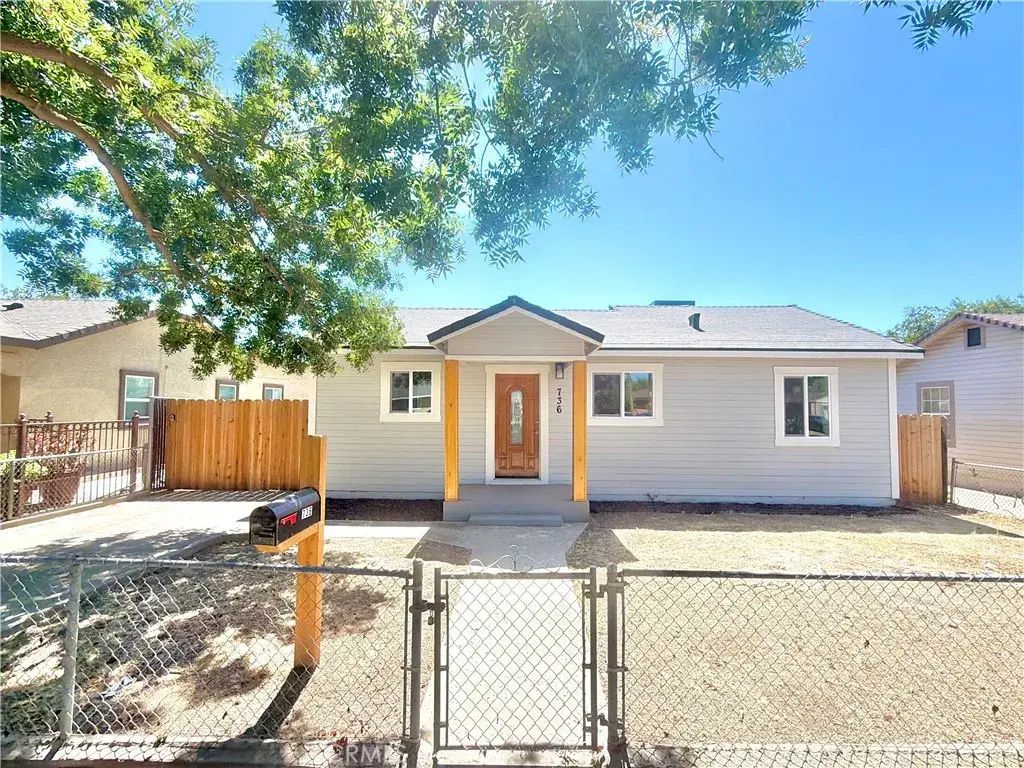 736 W 9th, Merced