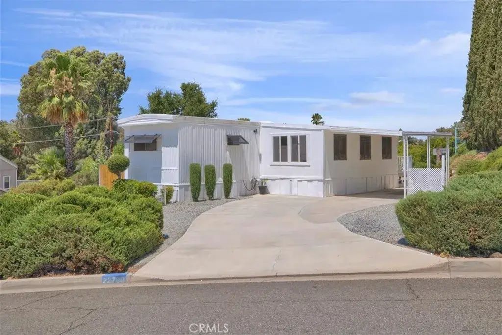 22780 Skylink, Canyon Lake