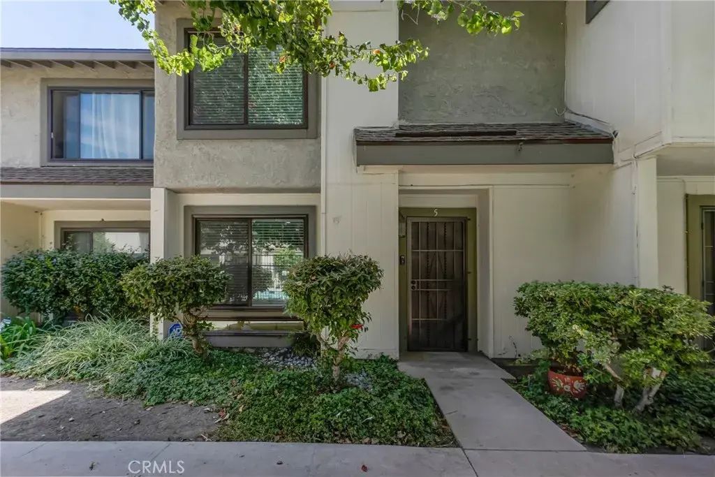 9555 Sepulveda 5, North Hills