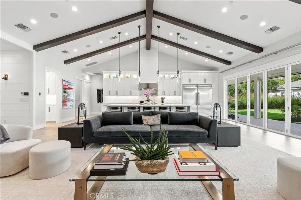 26185 Ravenhill Road, Canyon Country