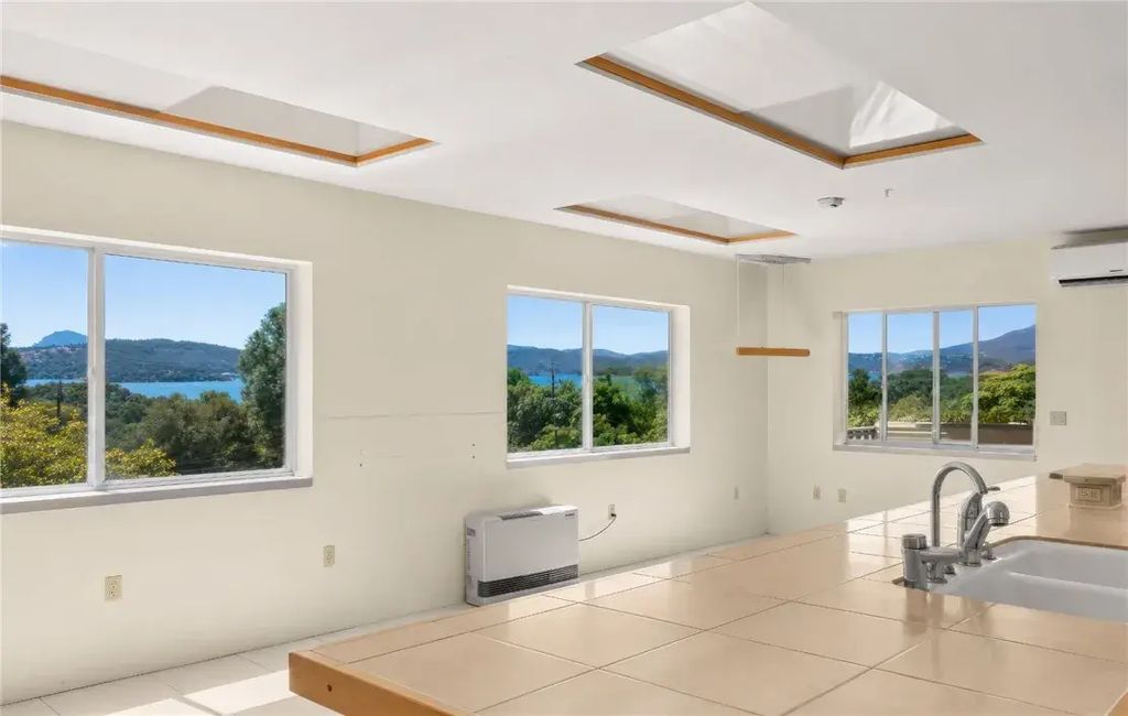 13920 Manakee, Clearlake