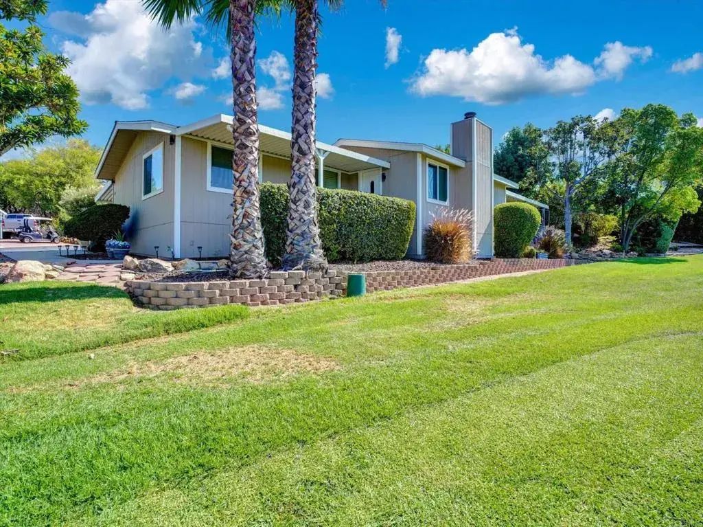18218 Paradise Mountain 102, Valley Center