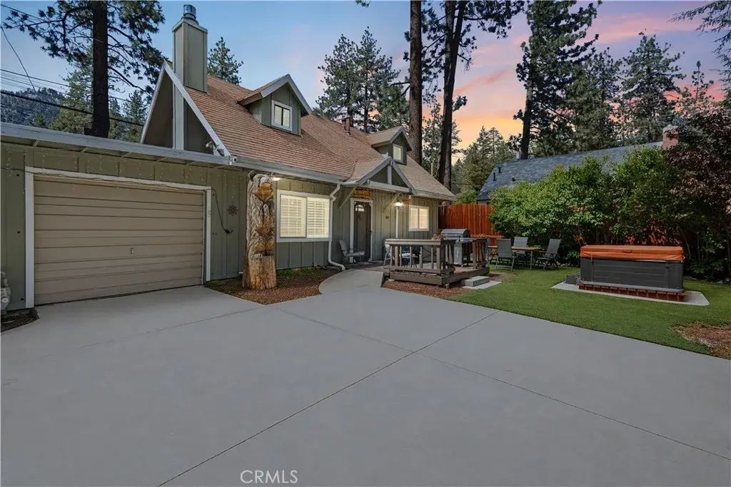 1869 Outer Hwy 2 South, Wrightwood