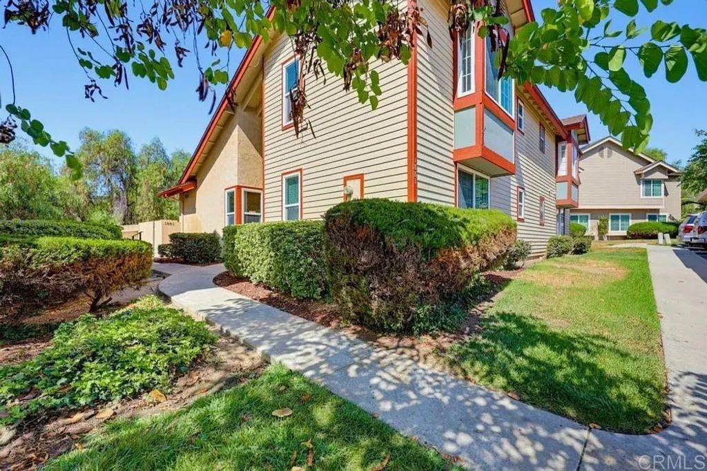 1881 Manzana Way, 