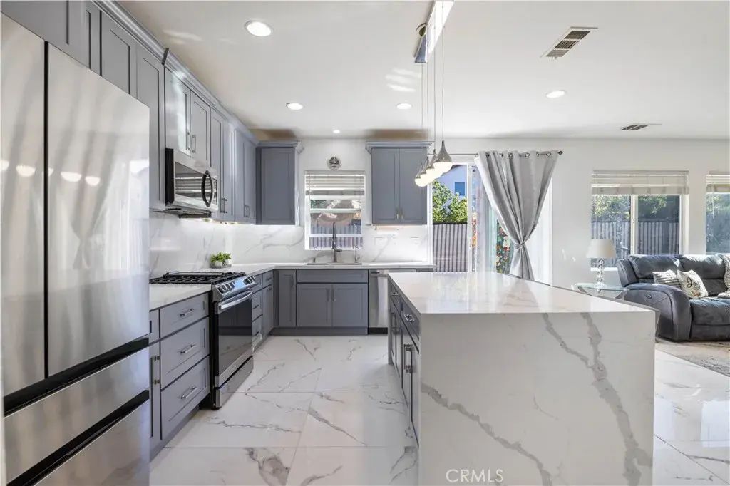 25090 Acorn Court, Corona