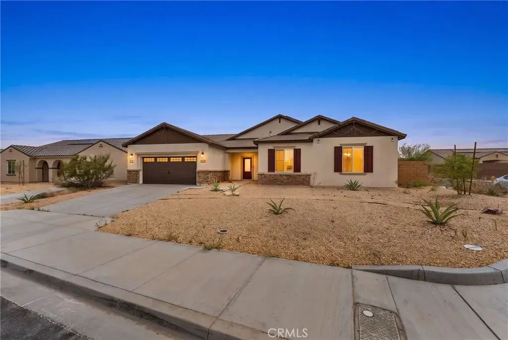 11195 Lancer, Victorville