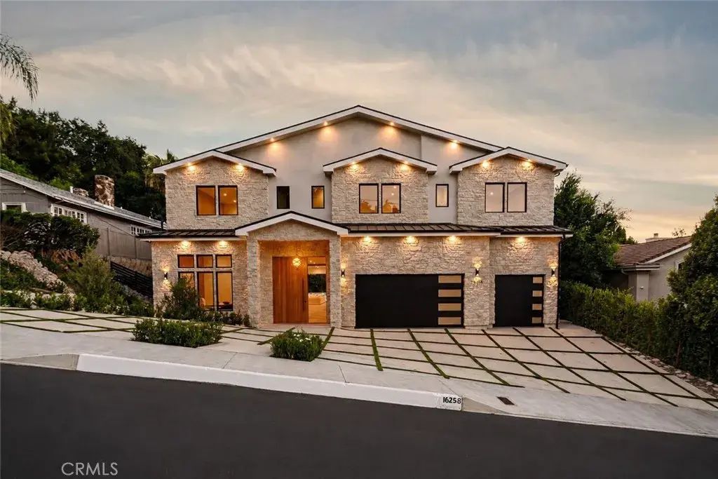 16258 Bertella Drive, Encino
